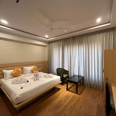 Serene Resort Hyderabad Шамшабад Екстериор снимка