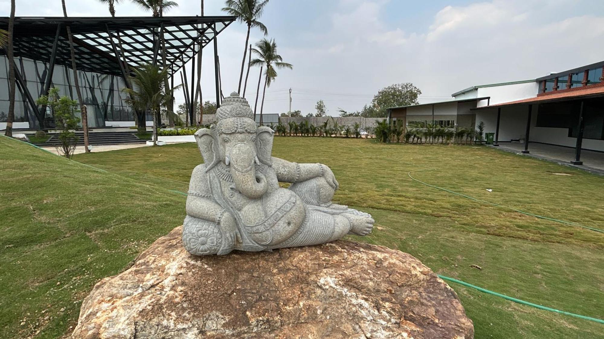 Serene Resort Hyderabad Шамшабад Екстериор снимка