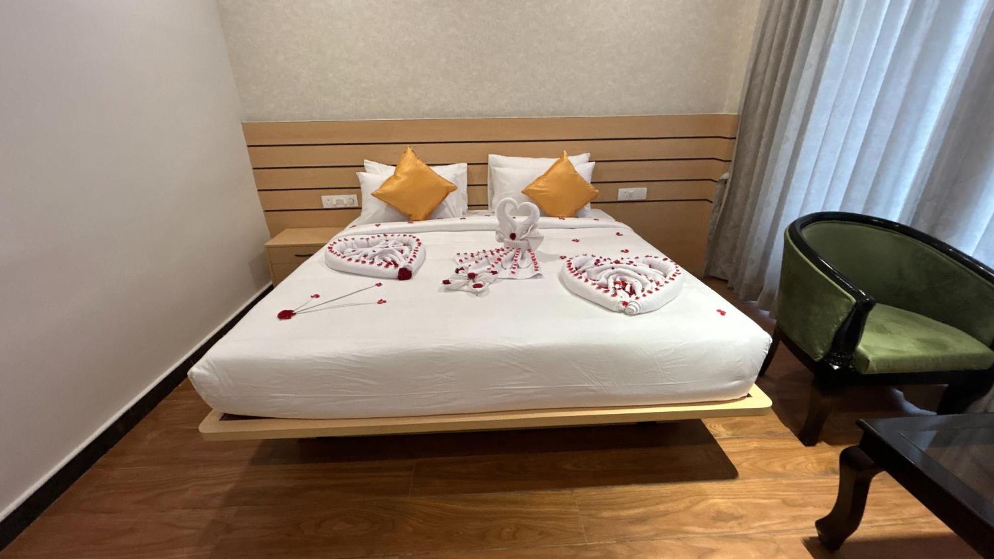 Serene Resort Hyderabad Шамшабад Екстериор снимка