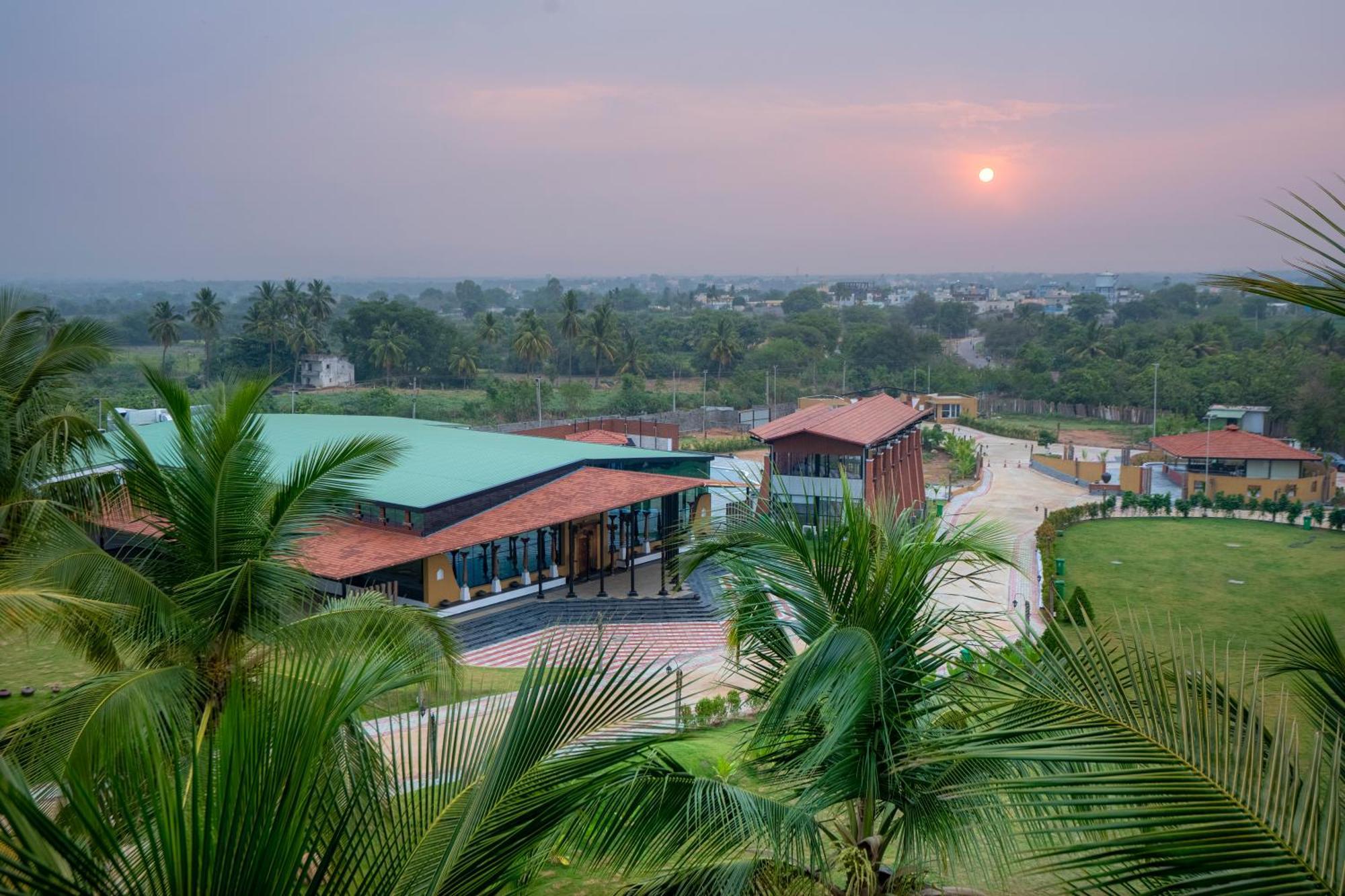 Serene Resort Hyderabad Шамшабад Екстериор снимка