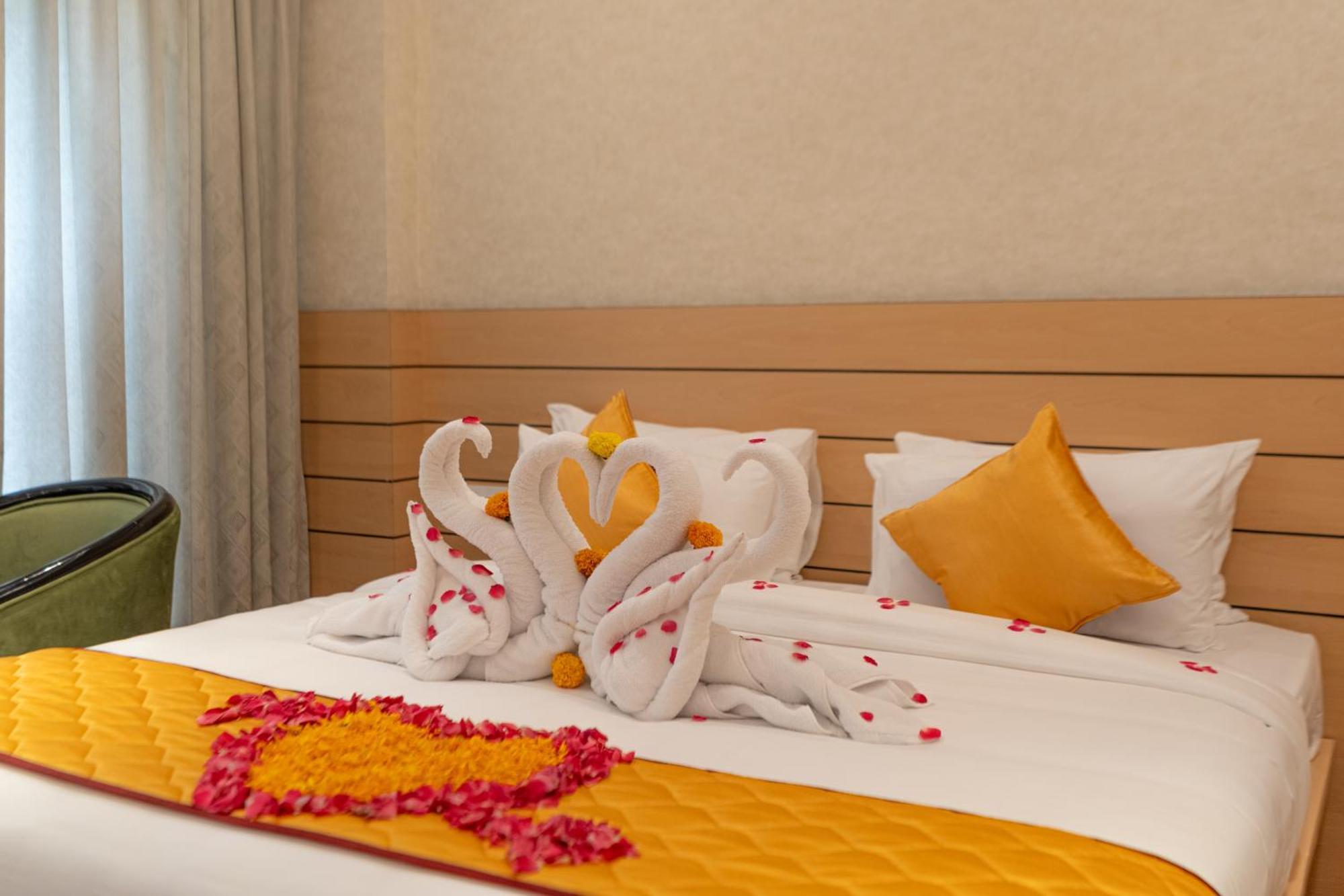 Serene Resort Hyderabad Шамшабад Екстериор снимка