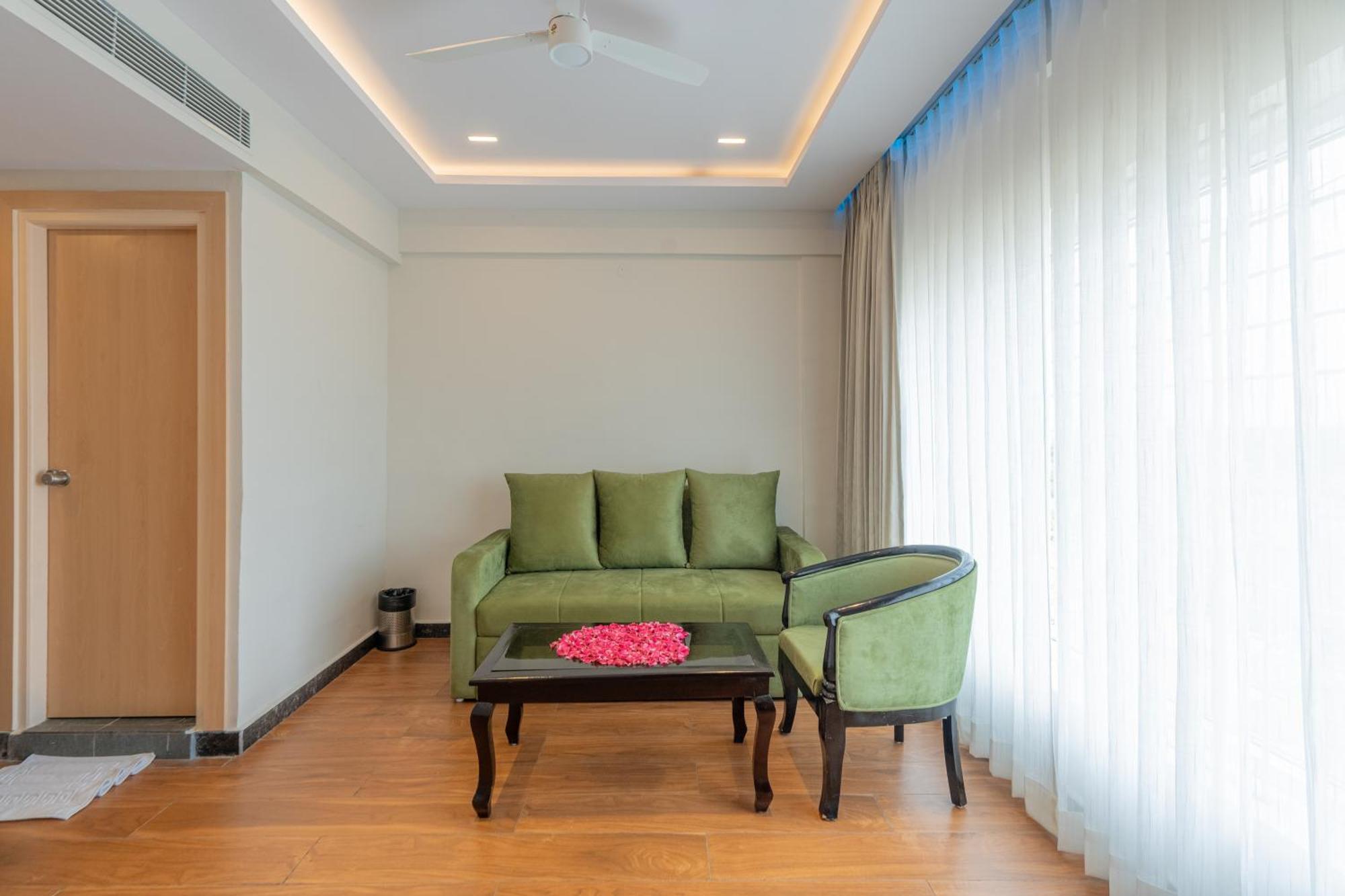 Serene Resort Hyderabad Шамшабад Екстериор снимка