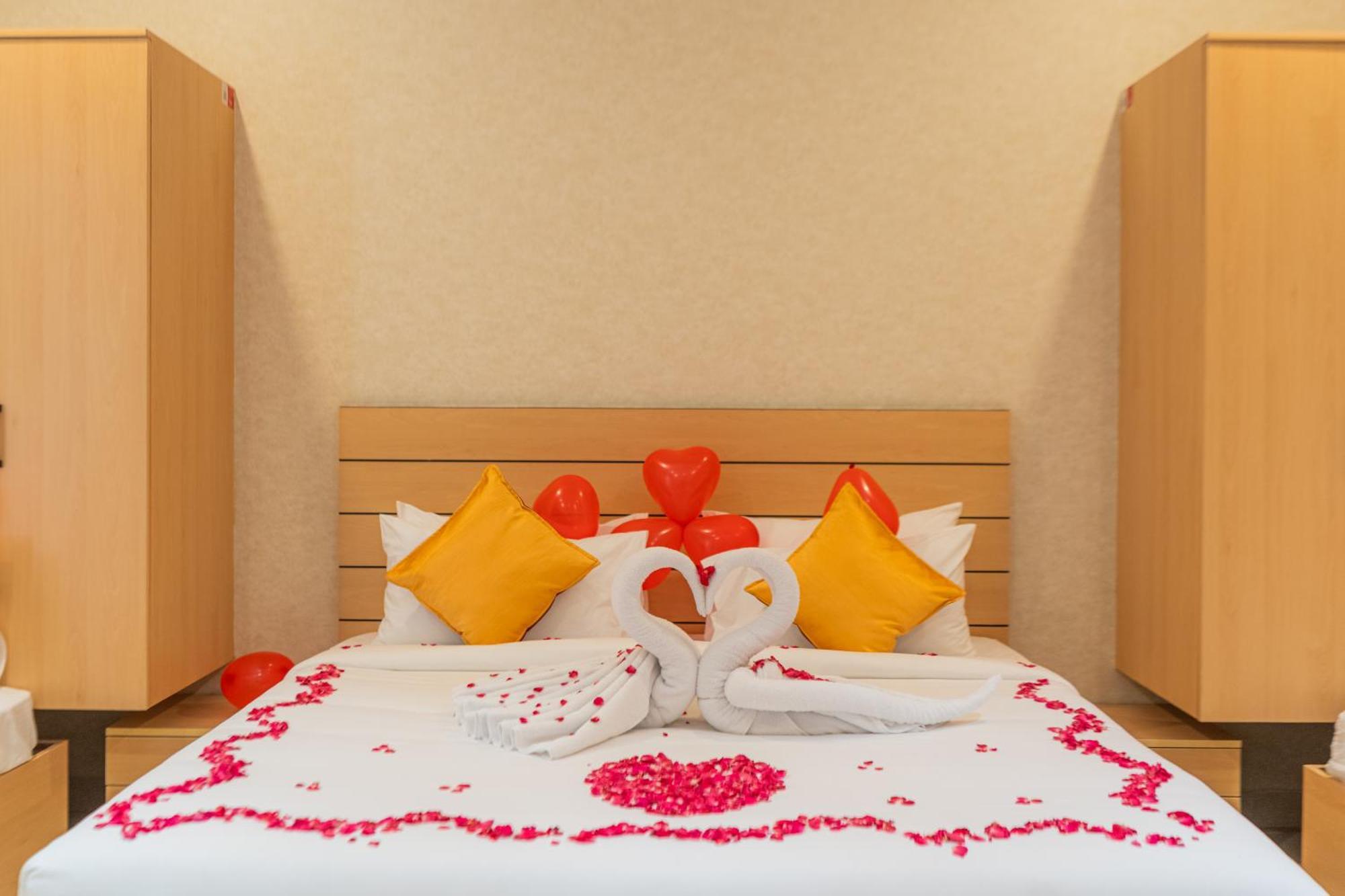 Serene Resort Hyderabad Шамшабад Екстериор снимка