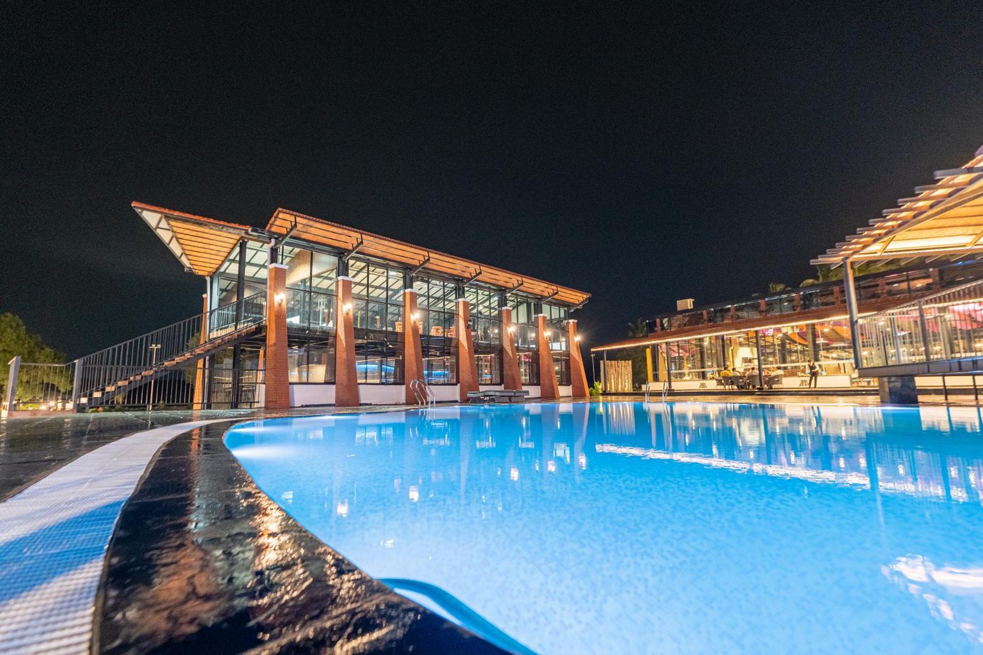 Serene Resort Hyderabad Шамшабад Екстериор снимка