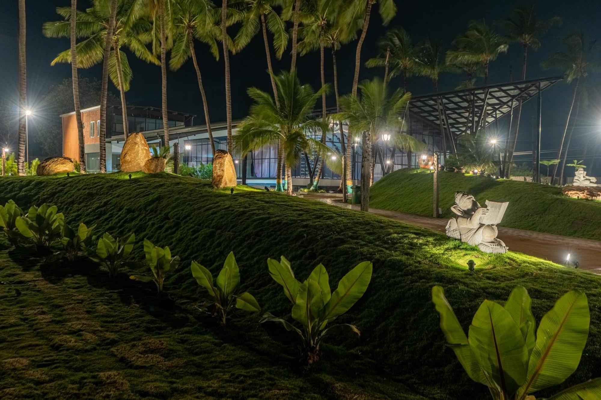 Serene Resort Hyderabad Шамшабад Екстериор снимка
